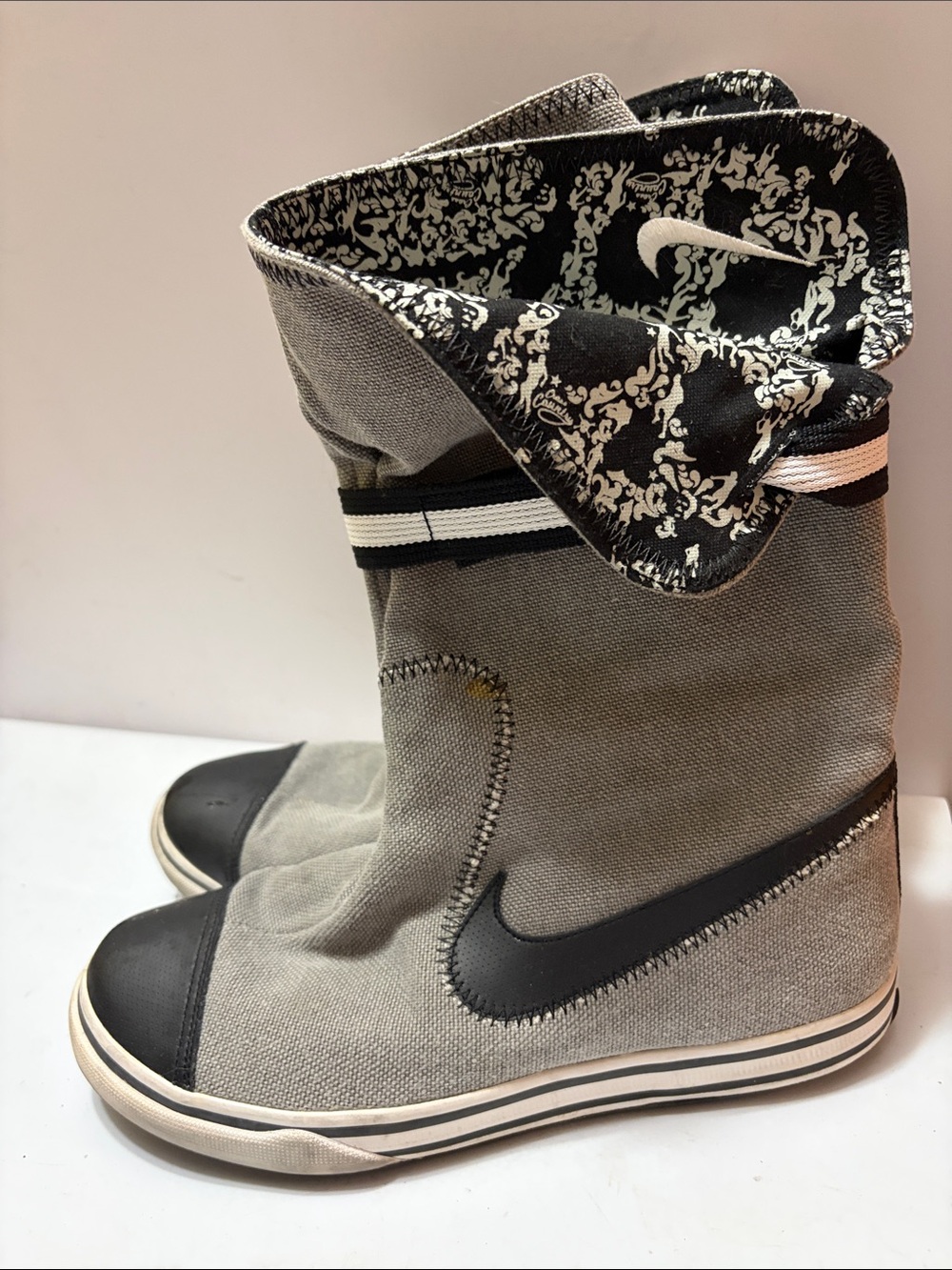 Nike Canvas Booties Womens US 10  Black Fold Down Hightop Sneakers